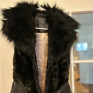 Black guess vest xs fur trim good used condition